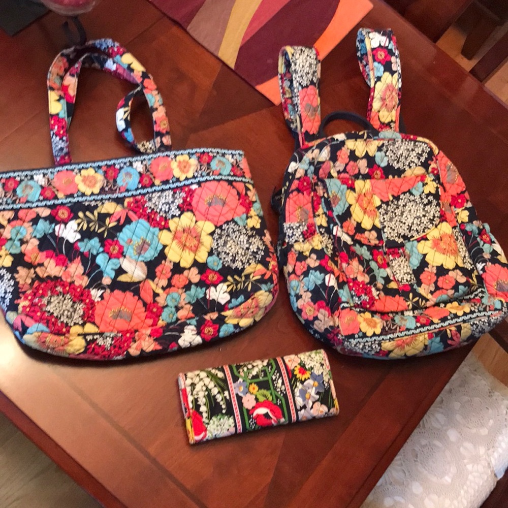 EUC Vera Bradley Backpack,Tote, and almost perfectly matching wallet! (Sku 74)